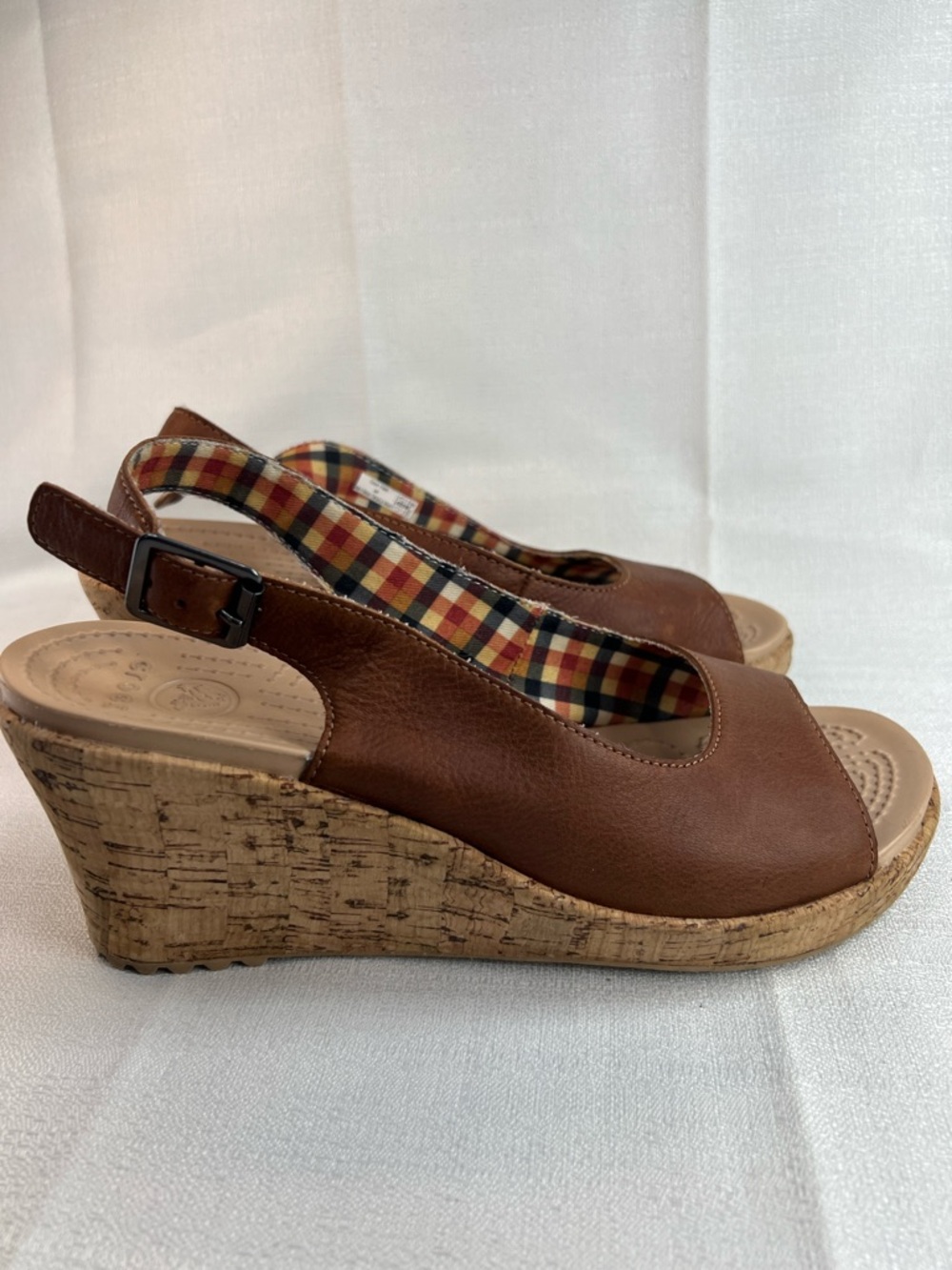 CROCS Brown Wedge Sandals 8,with Plaid Trim inside. Cork wedge - Picture 2 of 6